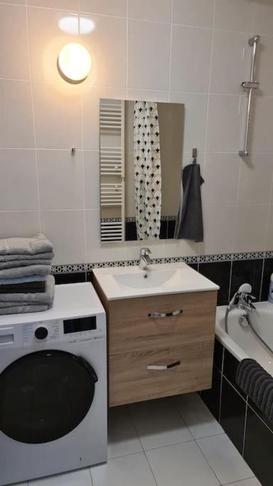 Appt 80M², 13 P, Disneyland, Fibre, 2 Parkings Chessy  Buitenkant foto