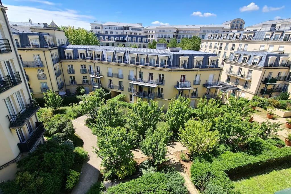 Appt 80M², 13 P, Disneyland, Fibre, 2 Parkings Chessy  Buitenkant foto